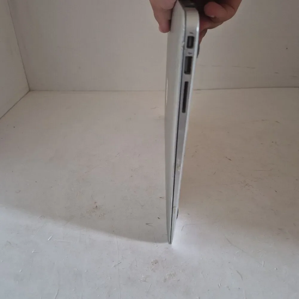 lot of 3 apple macbook air (Models: A1466, A1369, A1465)